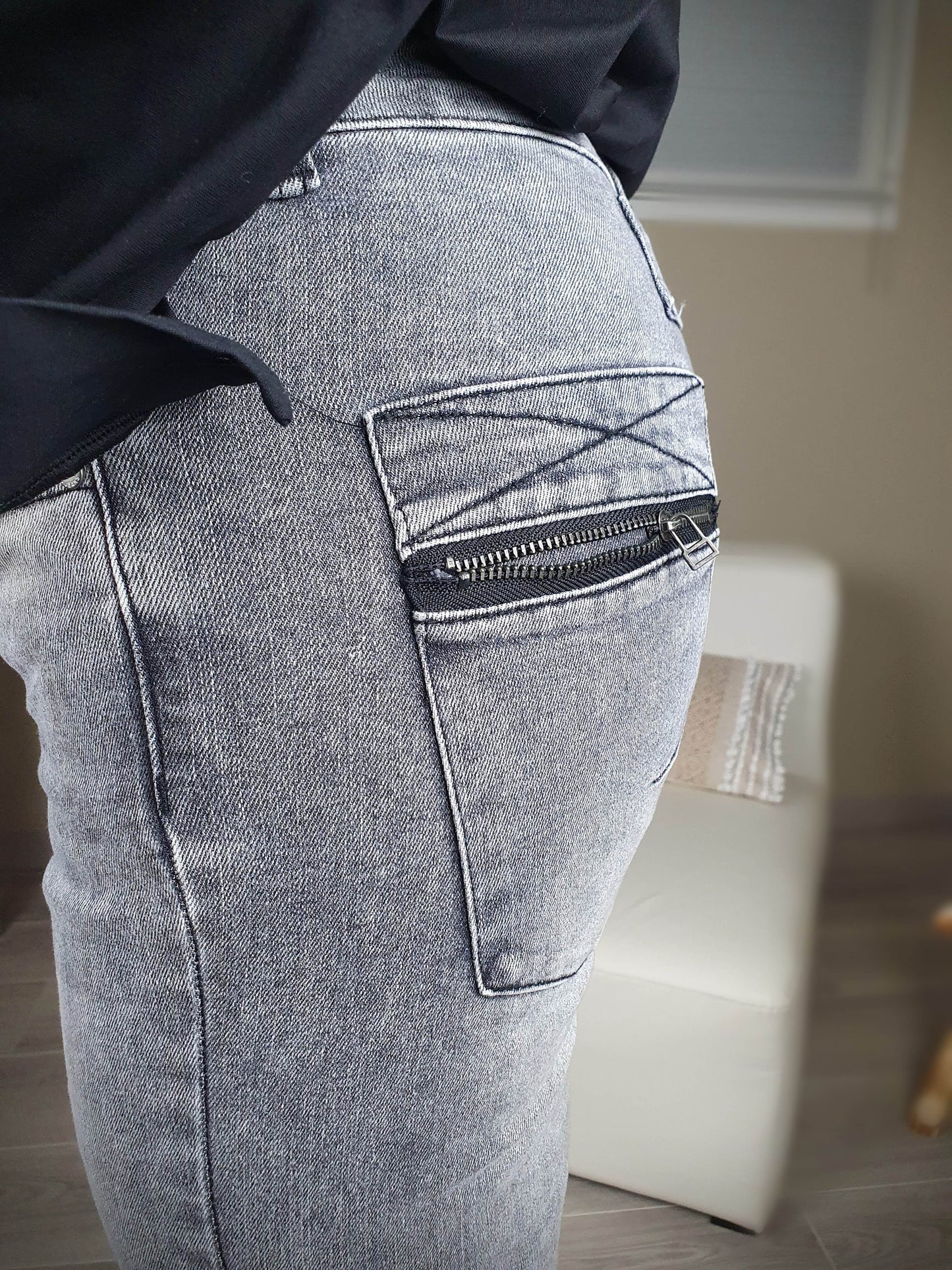 Jean gris coupe slim à découvrir sur www.gayano.fr