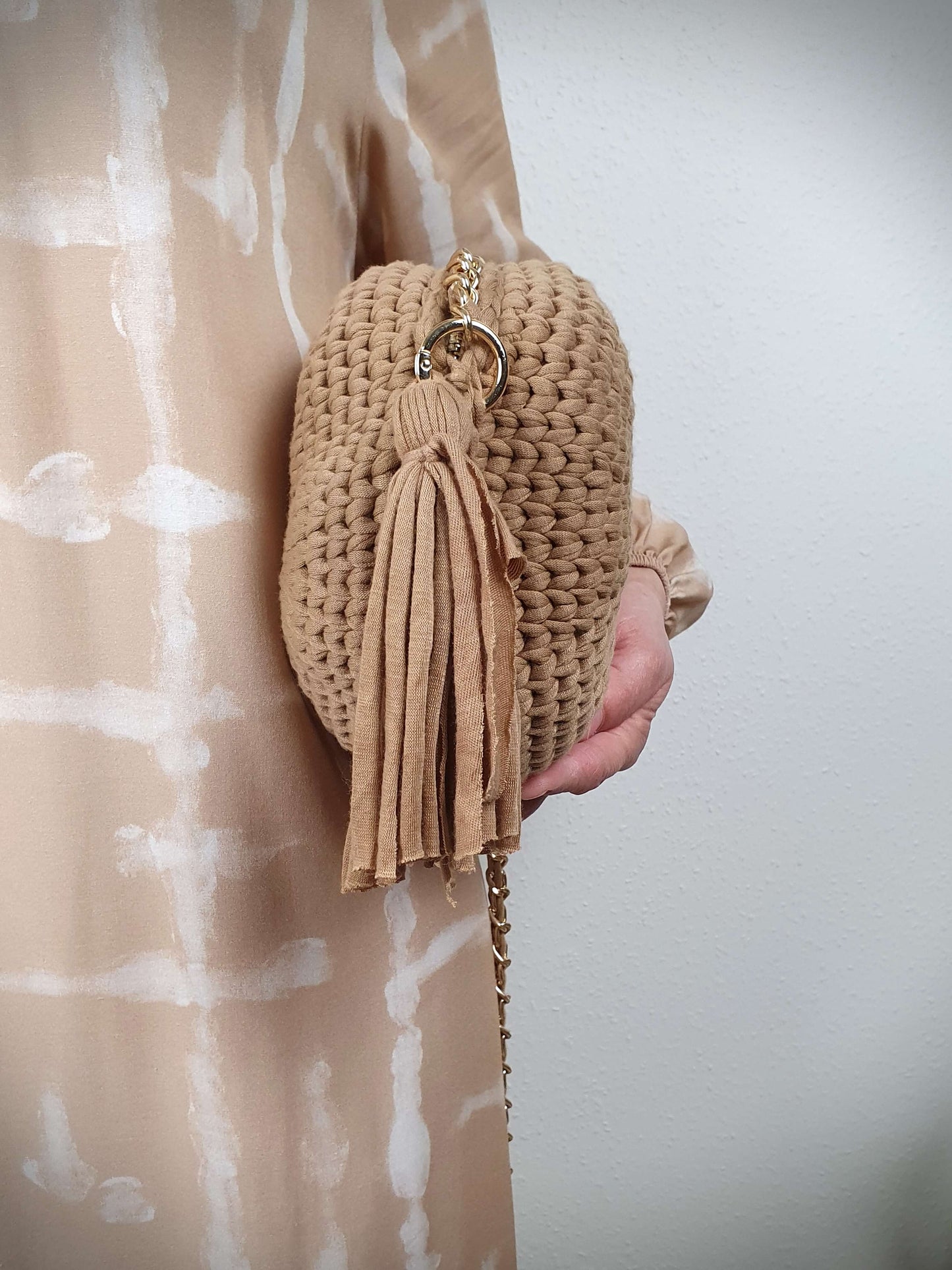 Sac rond crochet à découvrir sur www.gayano.fr