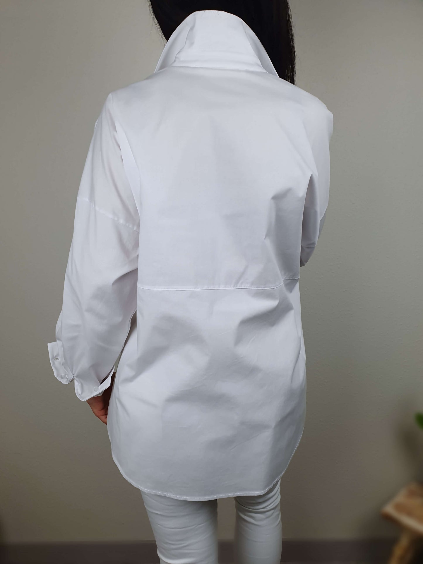 Chemise blanche manches longues à decouvrir sur www.gayano.fr