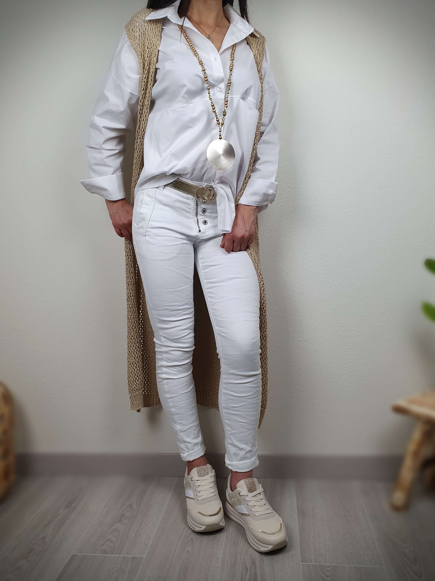 Gilet sans manche crochet en lurex doré à découvrir sur www.gayano.fr