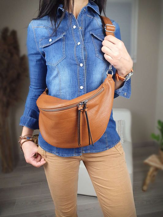 Sac banane de couleur camel à decouvrir sur www.gayano.fr