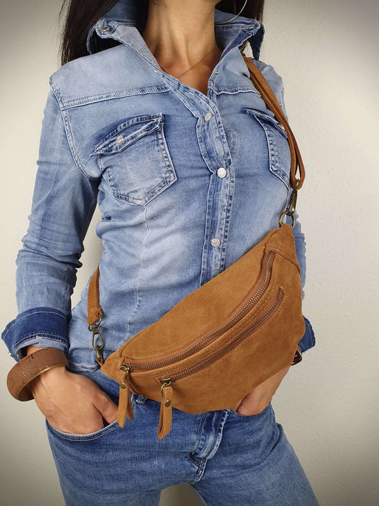 Sac banane en cuir de couleur olive à découvrir sur www.gayano.fr