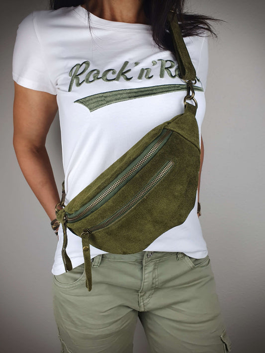 Sac banane en cuir de couleur olive à découvrir sur www.gayano.fr