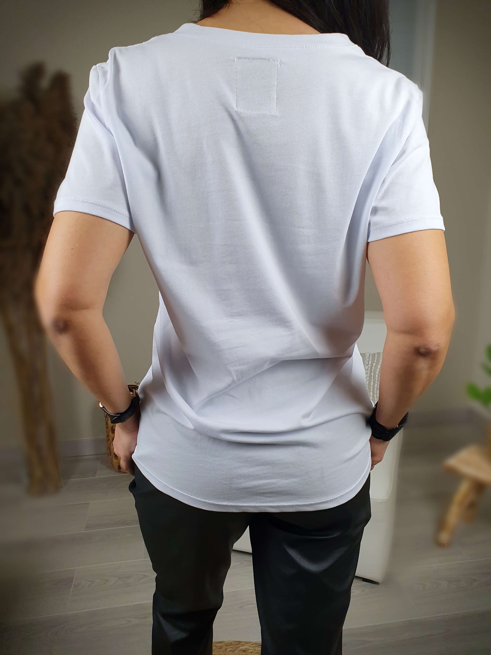 T-shirt blanc manches courtes, coupe droit oversize avec imprimé amour et coeur à découvrir www.gayano.fr