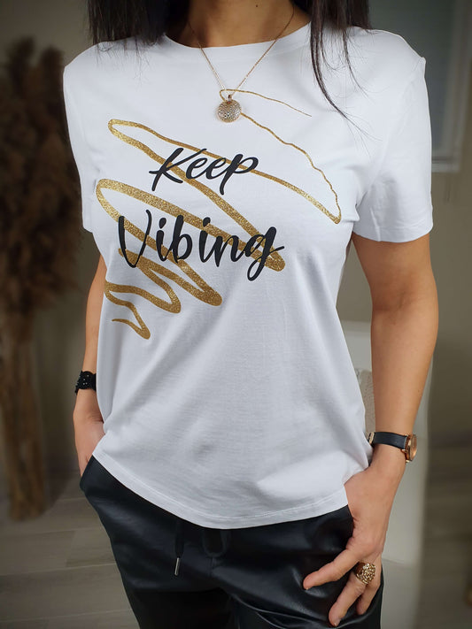 T-shirt blanc coupe droite manches courtes à découvrir sur www.gayano.fr