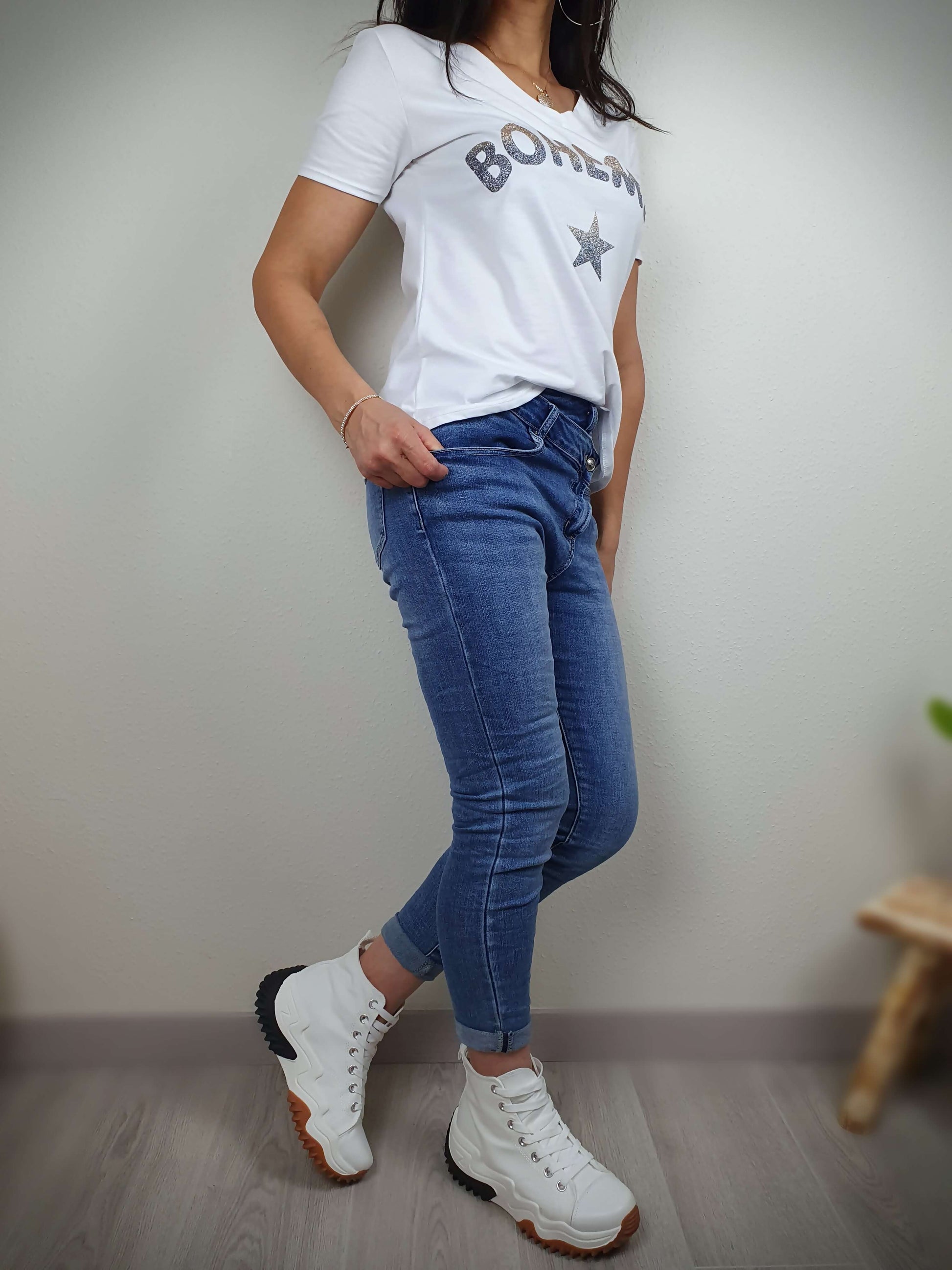T-shirt blanc femme manches courtes, coupe droit oversize avec imprimé bohème à découvrir www.gayano.fr