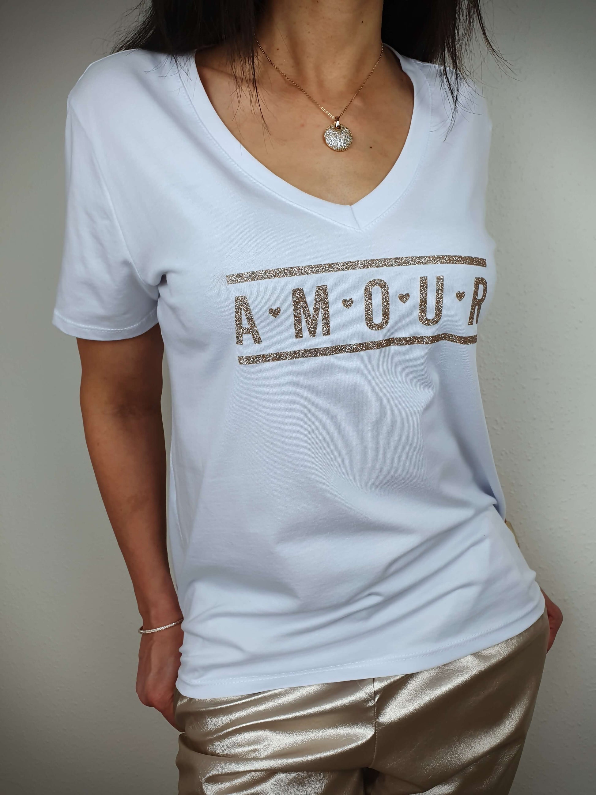 T-shirt blanc femme manches courtes, coupe droit oversize avec imprimé Amours à découvrir www.gayano.fr