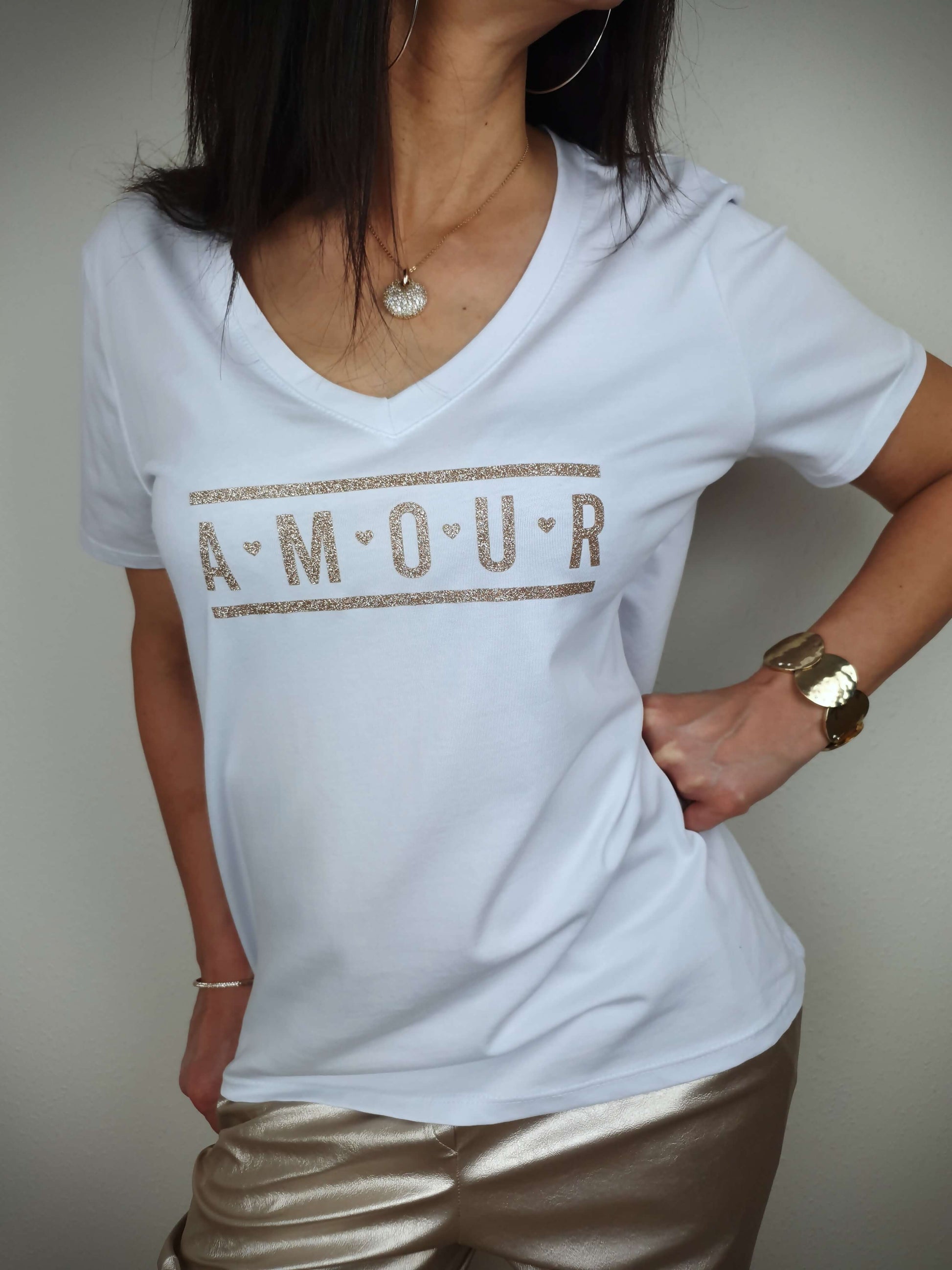 T-shirt blanc femme manches courtes, coupe droit oversize avec imprimé Amours à découvrir www.gayano.fr