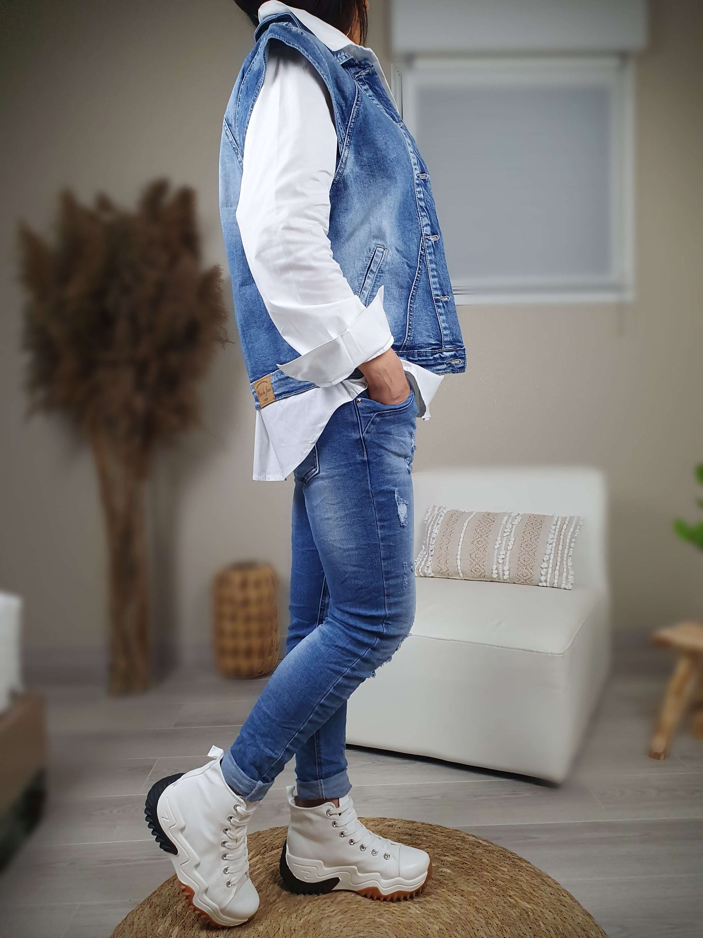 Veste en jean femme sans manche bleu à decouvrir sur www.gayano.fr